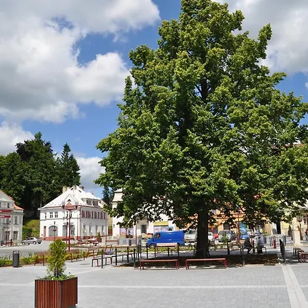 Guest house Hostel Lipa - Tovarna 2*