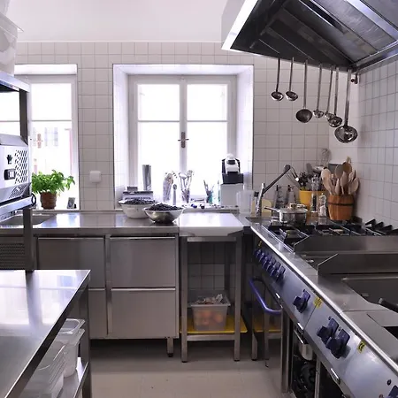 Guest house Hostel Lipa - Tovarna Krasna Lipa