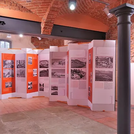 Hostel Lipa - Tovarna 2*