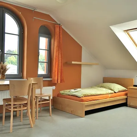 Hostel Lipa - Tovarna Guest house
