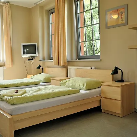 Konukevi Hostel Lipa - Tovarna 2*