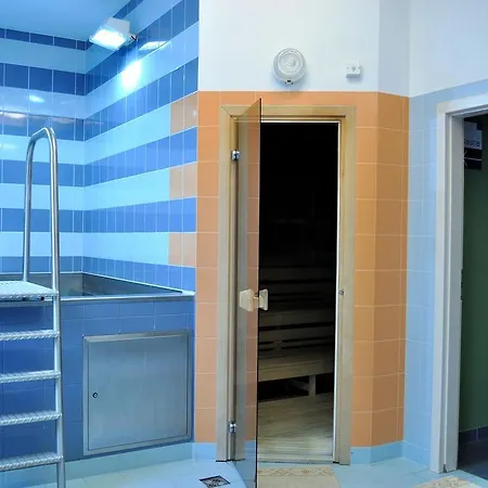 Hostel Lipa - Tovarna Guest house