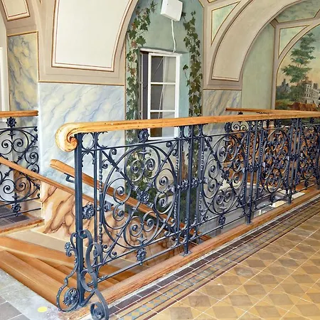 Hostel Lipa - Tovarna Guest house
